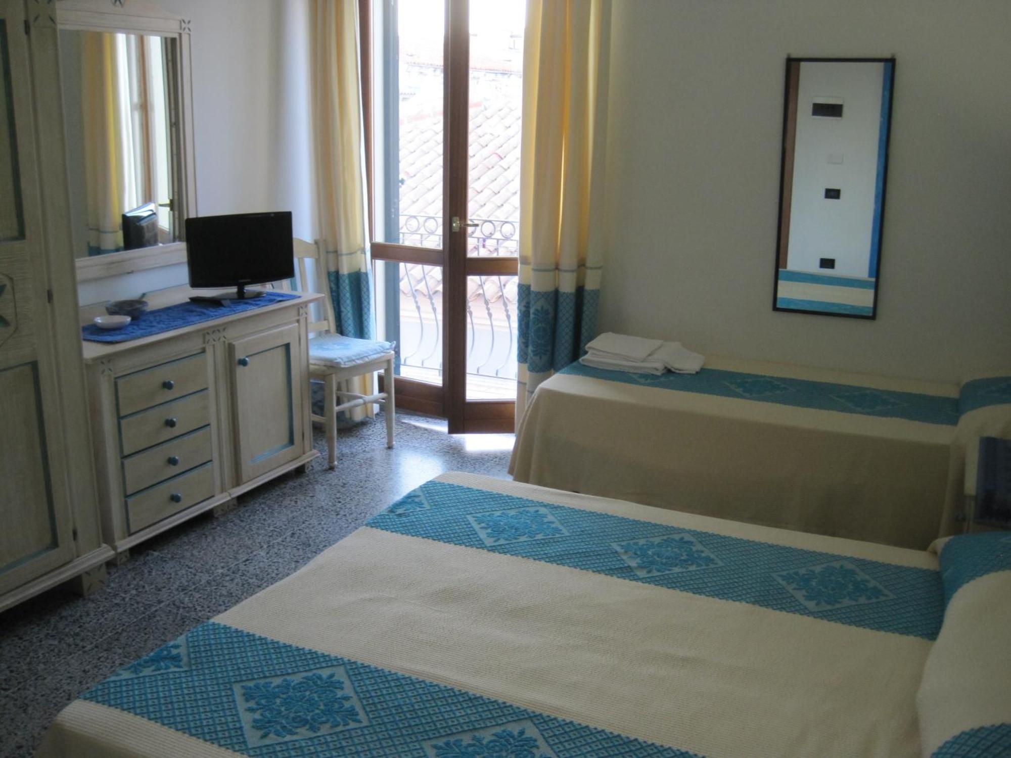Hotel Moderno Santa Teresa Gallura Pokoj fotografie